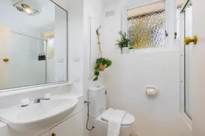 Yarralumla Sunny&open&comfy 3B&2B home near by a lake and shopping centre - Image 4