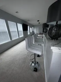 Stunning Beachfront Queens Getaway 4 Bedroom Townhouse By Redawning - Image 3