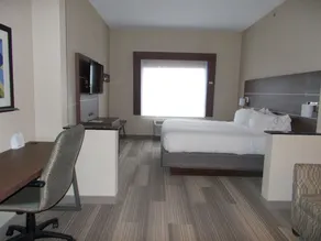 Holiday Inn Express Hotel & Suites Miami - Image 4