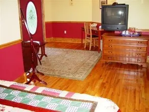 The Victorian - Candle Bed & Breakfast - Image 3
