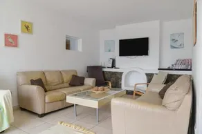 Casa Blanca - Image 2