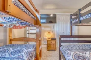 Dog-Friendly Condo Steps from the Village with Balcony WiFi & Gas Fireplace - Image 2