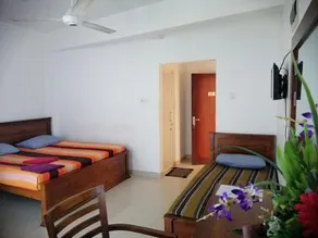 Reliance Hotel by OYO Rooms - Image 3