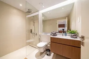Bustling Beach Hotspot - Stylish Interior - La Mer - Image 5