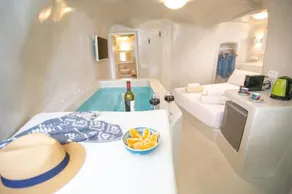 White Suite - Image 5