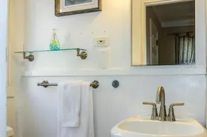 La Jolla Cottage - Image 5