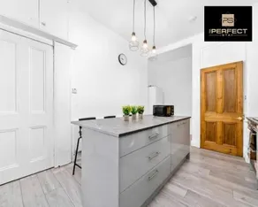 Glasgow Airport Luxury Apartment By Your Perferct Stay Short lets Glasgow - Image 4