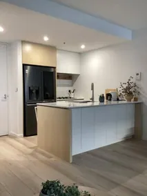 In the Heart of Port Melbourne - Image 5