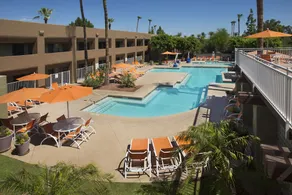 3 Palms Resort & Oasis - Image 2