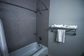 Economy Inn & Suites Rocky Mountain - Image 2