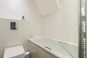 Beautiful 1 Bedroom penthouse Flat - Image 5