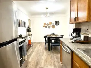 Pontiac Family-friendly 3br 3 Bedroom Home - Image 2