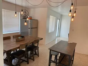 Stayover In Miami Home 2BR 1BTH free parking - Image 4