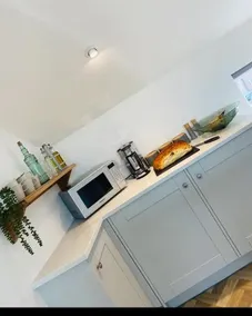 Lees Lookout Holt ,2 bedroom luxury apartment with private parking - Image 3