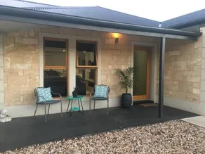 Accommodation on Lansell 2 - Image 4