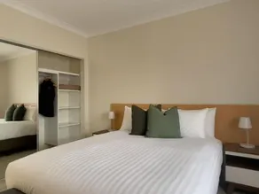 Best Western Dragon & Phoenix Motel - Image 2