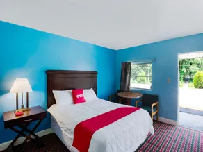 Blue Jay Motel - Image 5
