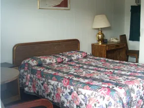 Glen Motel Utica - Image 4