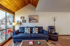 Yaquina Bay Getaway - Image 5
