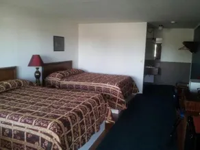 Interstate Inn - Image 3
