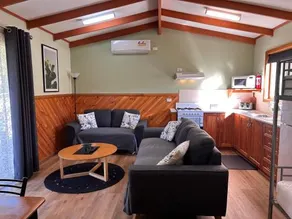 Millicent Lakeside Caravan Park - Image 2