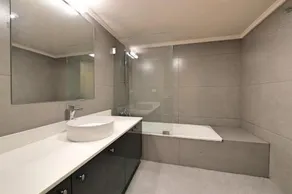 The Residence 649 - Image 5