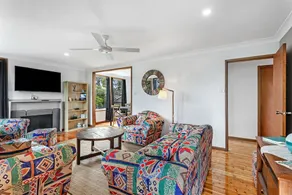 Cromarty Cottage - 900m from Birubi Beach - Image 3