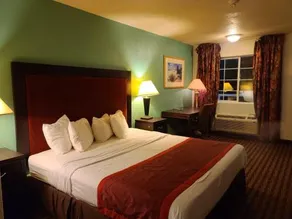 Red Carpet Inn and Suites Salina - Image 5