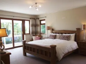 Treetops Bed & Breakfast - Image 2