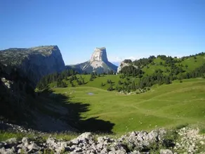 Holiday home in magnificent natural setting with breathtaking view - Image 2