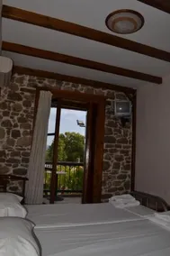Filanthi Rooms - Image 2