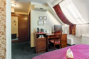 Rowing Hotel - Image 4