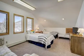 Evans Mountain Lodge - Image 2
