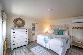 Pirates Cove Motel - Image 4