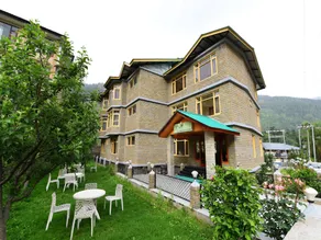 OYO Premium Himalayan View - Image 4