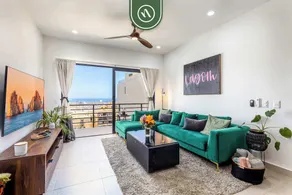 Amazing 2BR Condo with Terrace Overlooking the Marina - Image 3