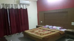 Hotel Himshikhar - Image 5