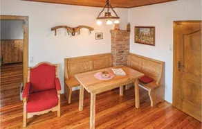 2 Bedroom Accommodation in Klein St. Paul - Image 3
