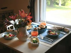 Sams Cottage Bed and Breakfast on the Greens - Image 2