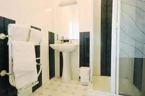 Ogradys Townhouse - Image 4