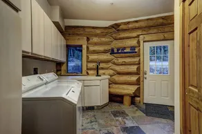 Pine Forest Lodge - Image 3