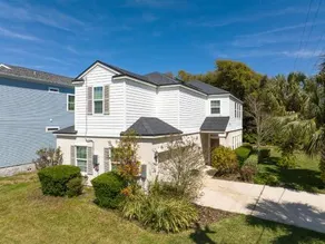 Ocean Palms, Sleeps 8, 4 Bedroom, Walk to the Beach by Vtrips - Image 4