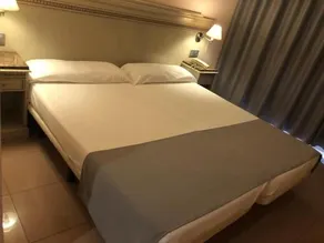 Hotel Via Valentia - Image 2