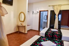 Hotel Itzamaltún - Image 2