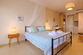 Impeccable 1-Bed Apartment In Schinias Beach - Image 2