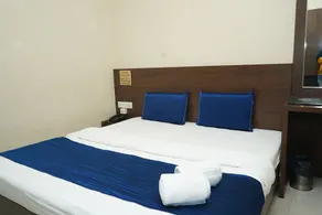 OYO 4116 Hotel Satyug - Image 5