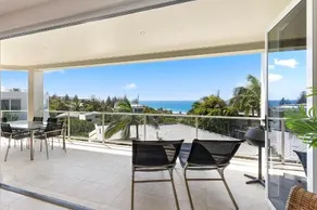 Relax in stylish comfort, Sunshine Beach - Image 4
