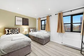 🌟Cosy House - Pool Table, Smart TV & Free Parking🌟 - Image 4