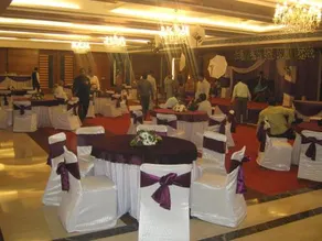 Lilywhite Hotel - Image 2