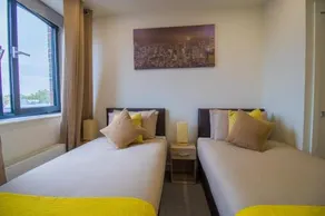 Virexxa Bedford Centre - Alpha Suite - 2Bed Flat with Free Parking & Gym - Image 3